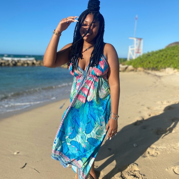 CLOSET CLOSED UNTIL MAY 2025 Meet your Posher, Alesha - Picture 4 of 5